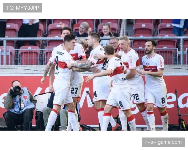 德甲冬窗开启，各队积极引援力争提升赛季竞争力