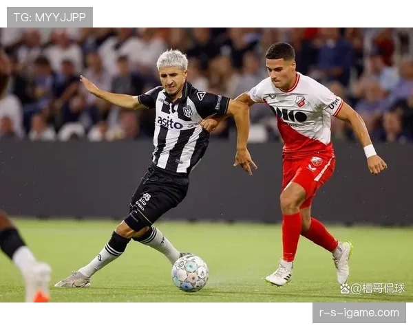 乌德勒支锋线火力全开，球队连胜势头持续提升，表现稳健值得关注