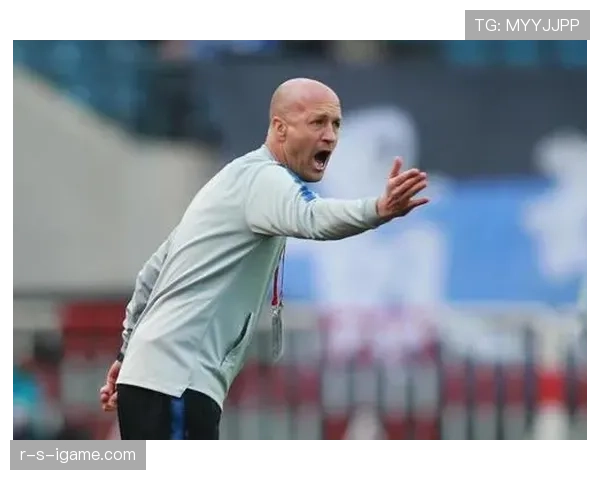 克鲁伊夫心理素质表现稳健,赛场决策力备受期待 克鲁伊夫心理素质表现稳健,赛场决策力备受期待