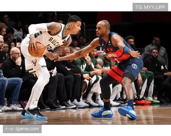 米德尔顿利用挡拆拉开空间提升得分效率领先队友对比明显