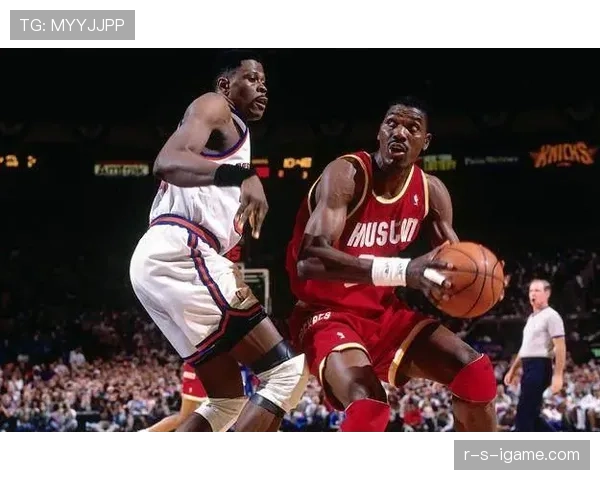 乔丹这生活真魔幻，球场老大哥，家里却像管不住的熊孩子一样乱跑？